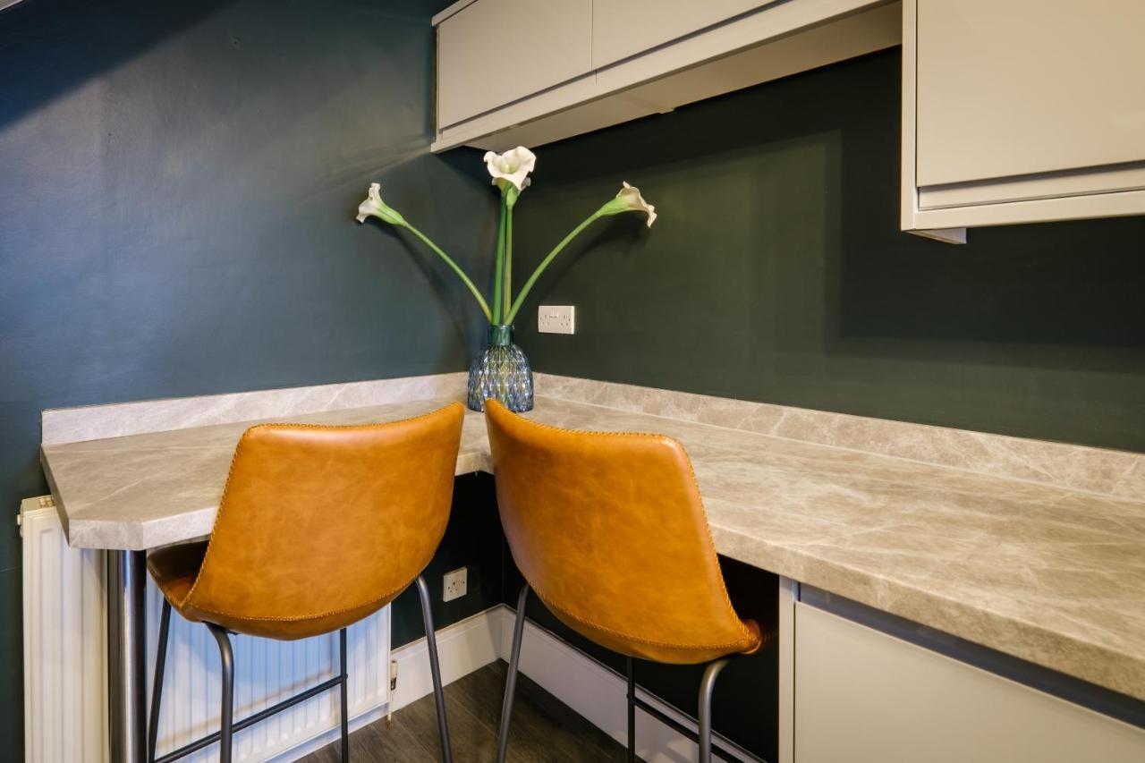 Rockside - Luxury 1 Bedroom Home With Hot Tub, Central Location, Parking And Pet Friendly Windermere Εξωτερικό φωτογραφία
