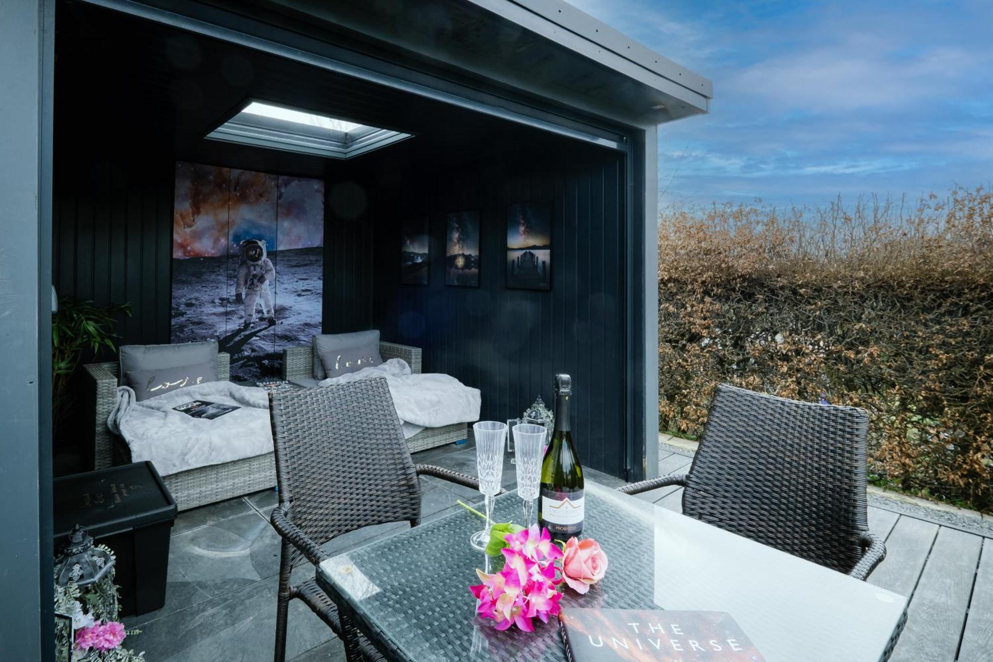 Rockside - Luxury 1 Bedroom Home With Hot Tub, Central Location, Parking And Pet Friendly Windermere Εξωτερικό φωτογραφία