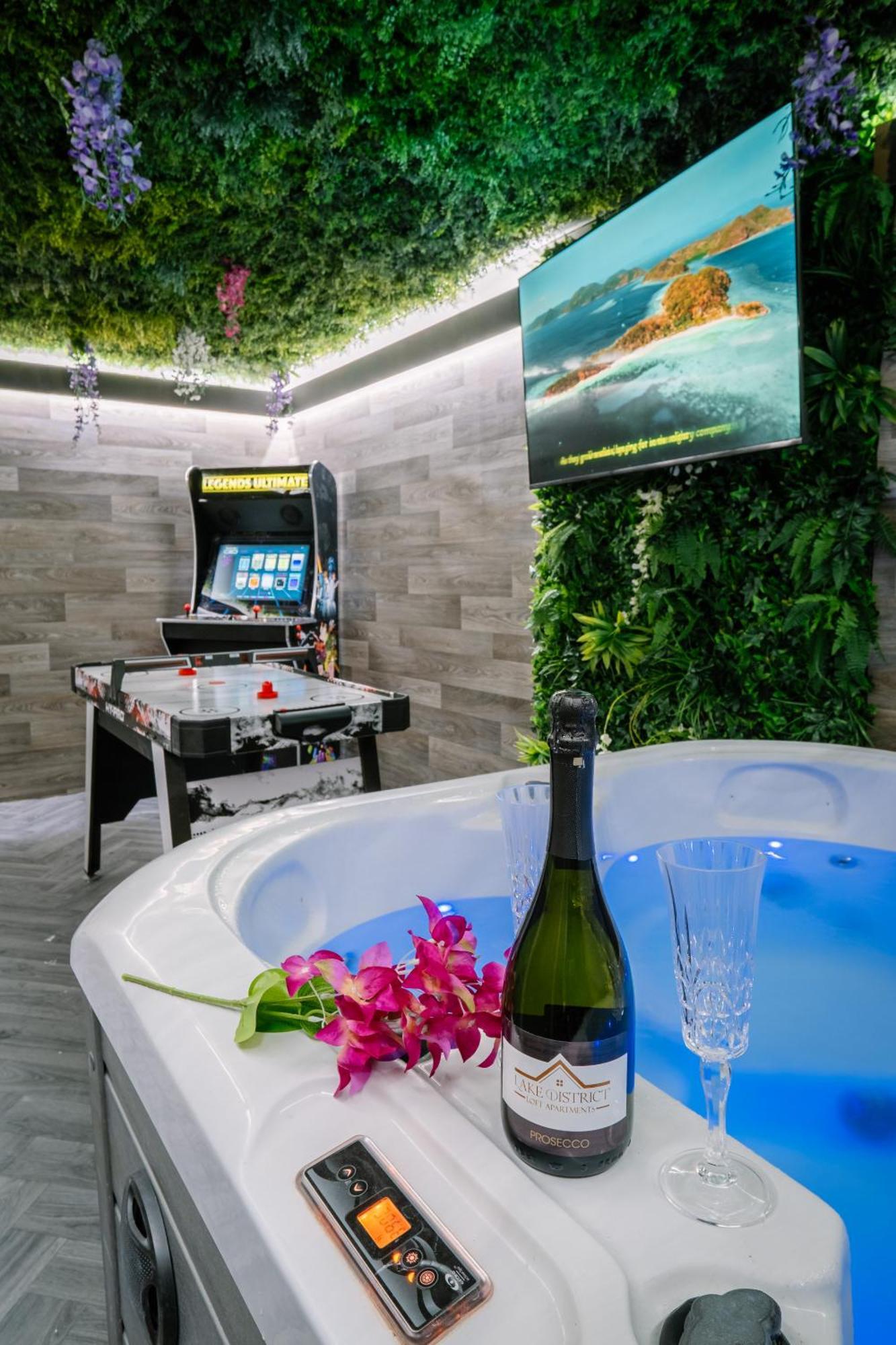 Rockside - Luxury 1 Bedroom Home With Hot Tub, Central Location, Parking And Pet Friendly Windermere Εξωτερικό φωτογραφία